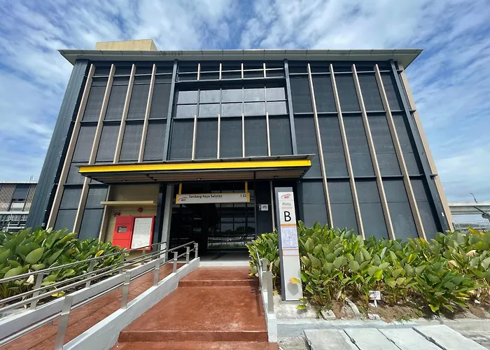 Qaiser Executive Stay East Lake Residence