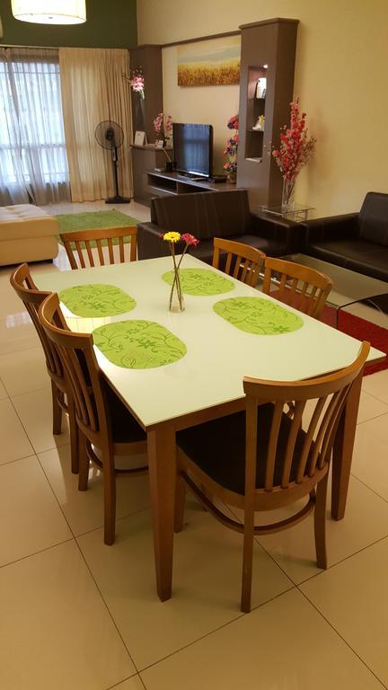 Qaiser Executive East Lake Apartment