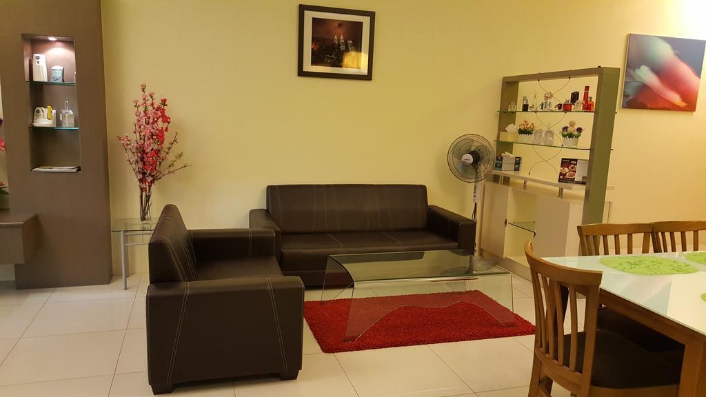 Qaiser Executive East Lake *